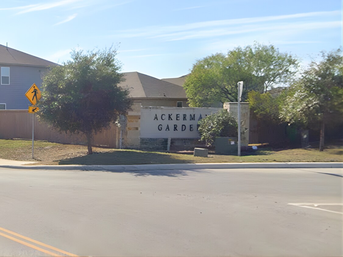 Foto del edificio - 4015 Turning Pine Edge