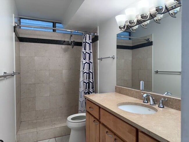 Building Photo - 1 Bed/1 Bath/1 Parking - Convenient Locati...