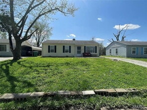 Building Photo - 825 St Matthew Dr