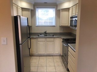 Foto del edificio - 1357 Bluff Ave
