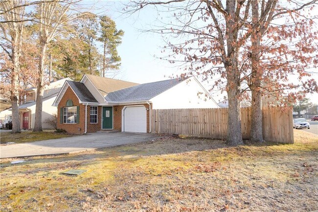 Building Photo - 100 Bridle Lane Newport News VA 23608