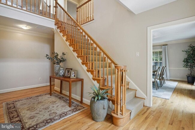 Building Photo - 5 Bed 4.5 Bath - Bethesda len Echo Heights...