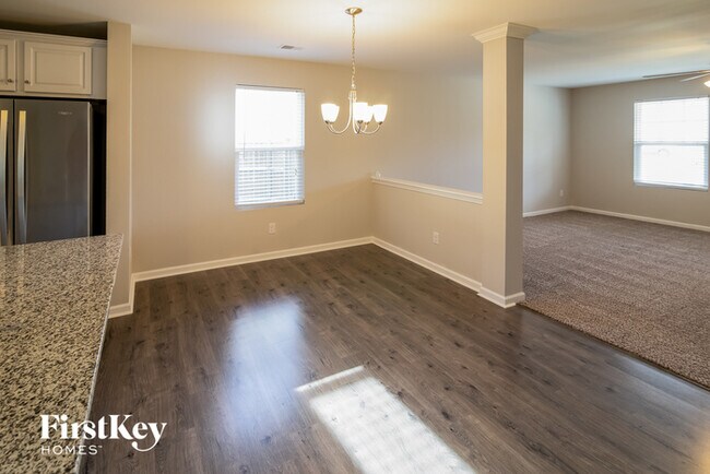 Building Photo - 154 Rockingham Way