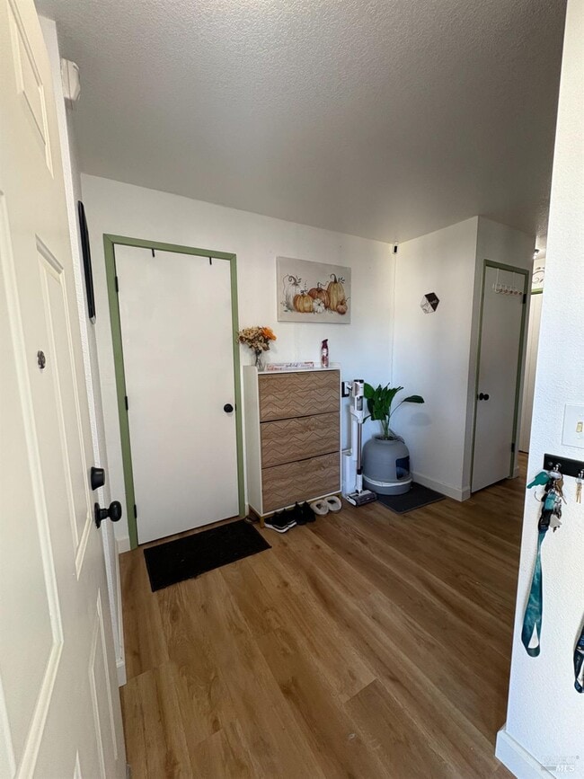 Building Photo - 136 Sea Crest Cir