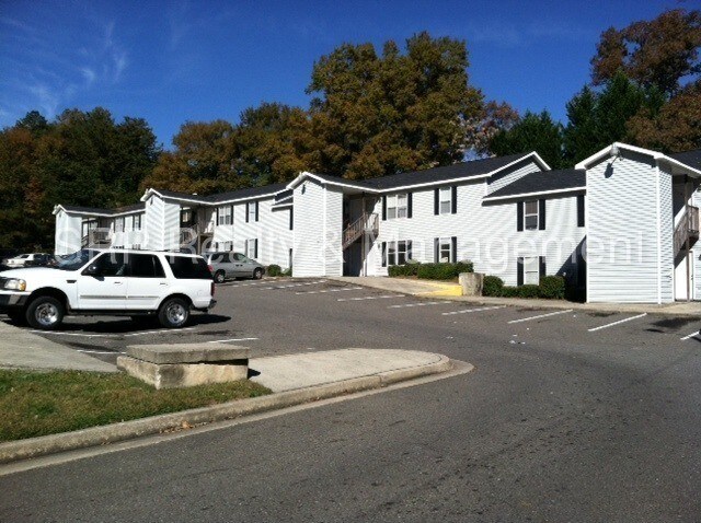 Primary Photo - 910 E Davis Ave
