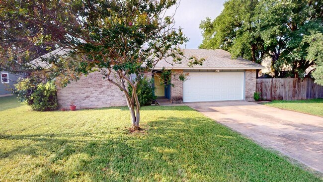 Building Photo - Lovely Round Rock Home!