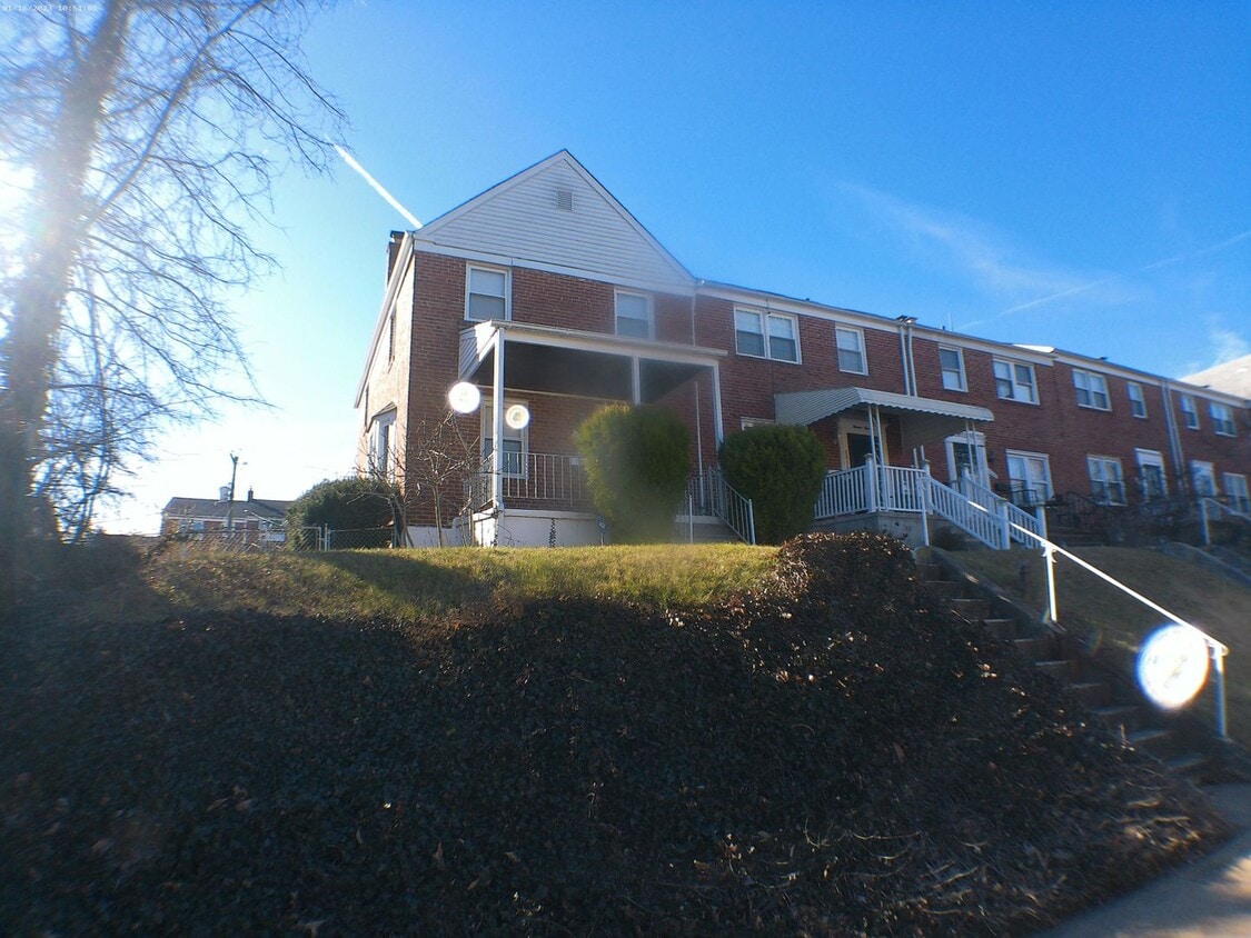 Primary Photo - 1317 E Northern Pkwy