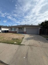 Building Photo - 445 W San Gabriel Ave