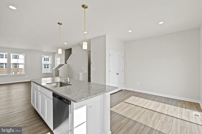 Building Photo - 136 Winterplace Dr