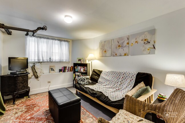 Foto del edificio - 1509 W Addison St