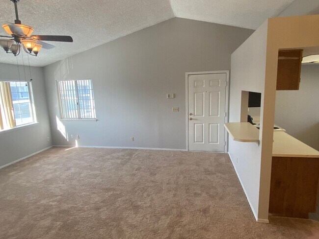 Building Photo - 5880 Medallion Dr