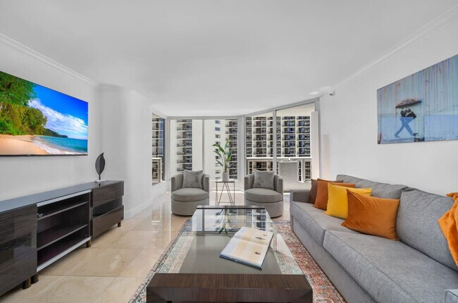 Foto del edificio - 1717 N Bayshore Dr