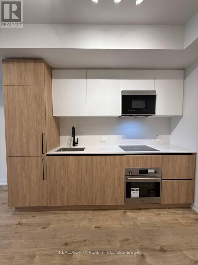 Building Photo - 35 Parliament St