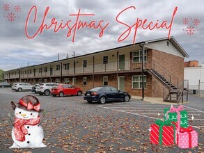 Building Photo - 3415 Town Country Ave