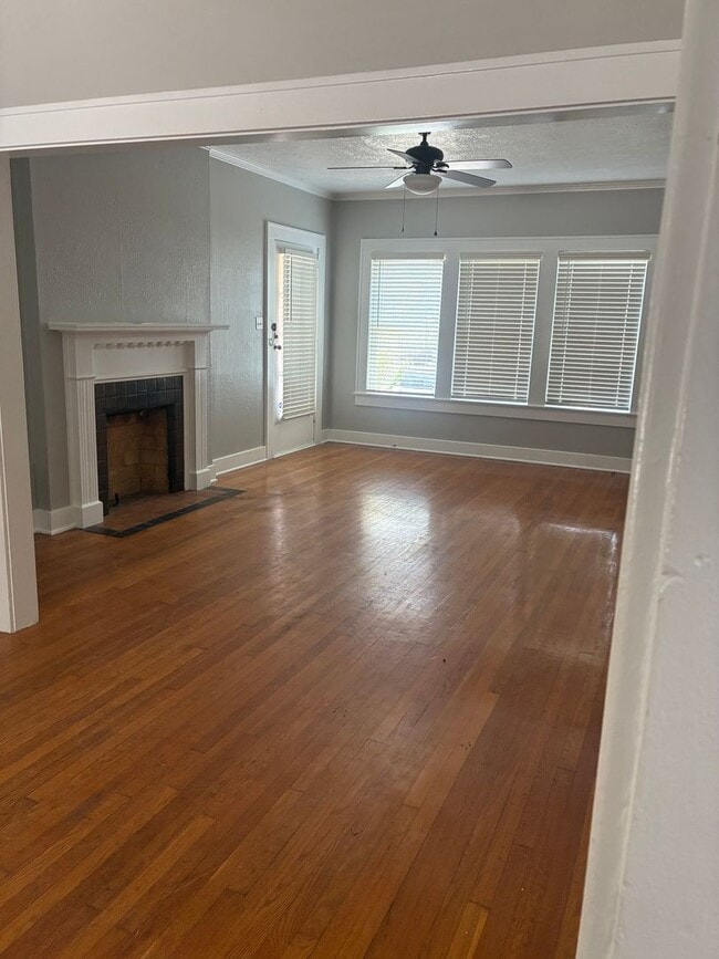 Building Photo - 415 W Elsmere Pl