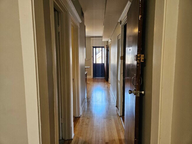 Foto del edificio - 1849 W 17th St