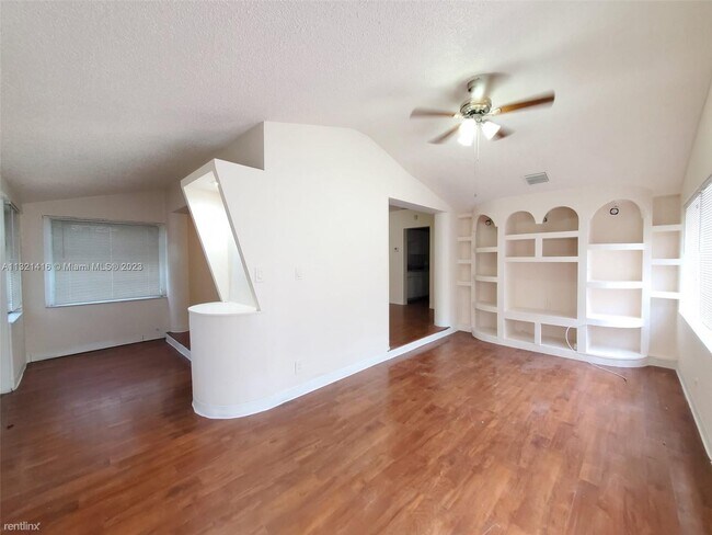 Building Photo - 3 br, 3 bath House - 1235 Tyler St