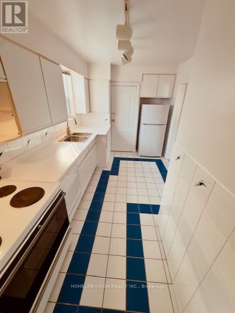 Photo du bâtiment - 110 Cedarcrest Blvd