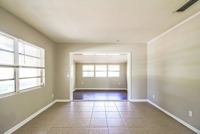 Foto del edificio - 4815 Andromeda Rd