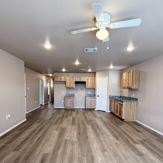 Foto del edificio - 2917 E Cornell St