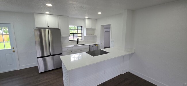 Building Photo - 4785 Tuscarora Rd