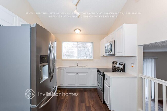 Building Photo - 17319 Lindon Dr