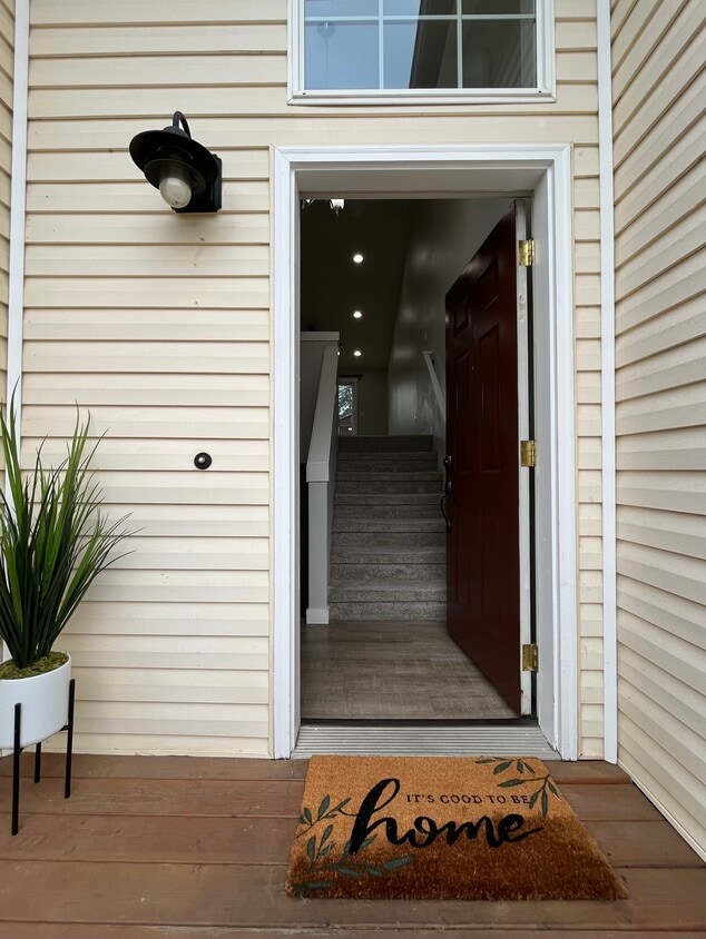 Primary Photo - 607 W 1st St