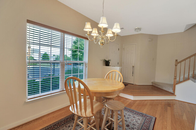 Building Photo - 9903 Magnolia Pointe Ct Glen Allen, VA 23059