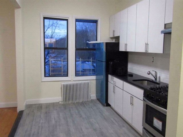 Primary Photo - 9805 Atlantic Ave