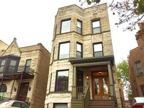Building Photo - 721 W Roscoe St