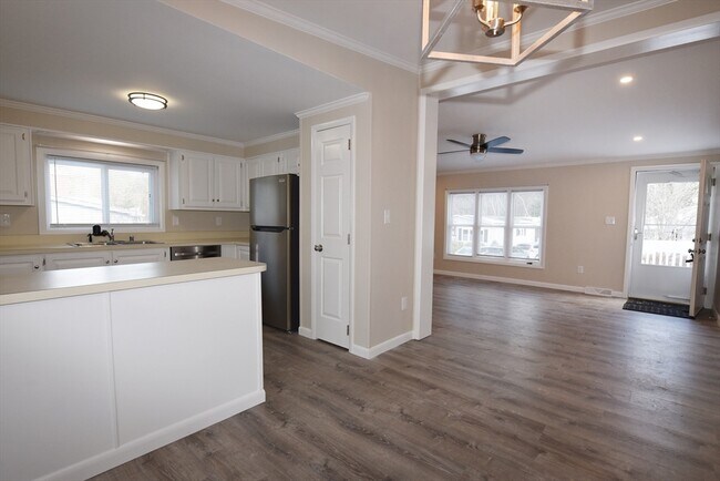 Foto del edificio - 6 Canterbury Ln