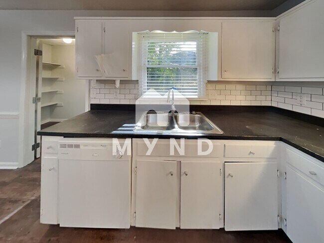 Foto del edificio - 1505 Gorman St Unit C