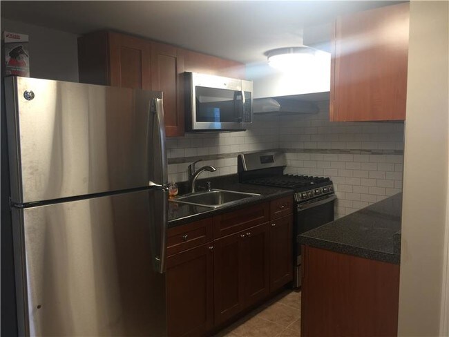 Foto del edificio - 948 Hollywood Ave