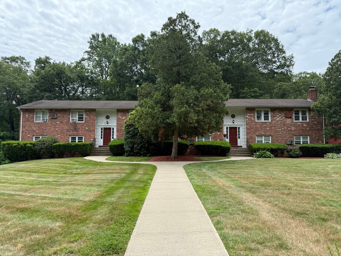 Primary Photo - 1105 Waterbury Rd
