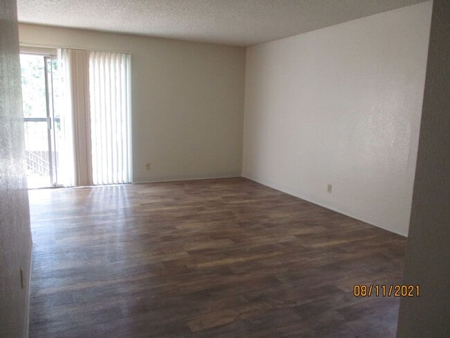 Building Photo - 3591 Quail Lakes Dr