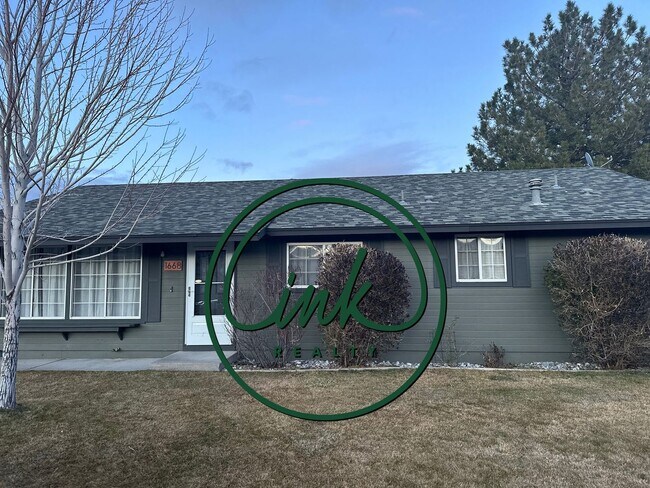 Foto del edificio - Newly updated home in Carson City