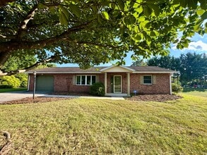 Building Photo - 1586 Elizabeth Dr