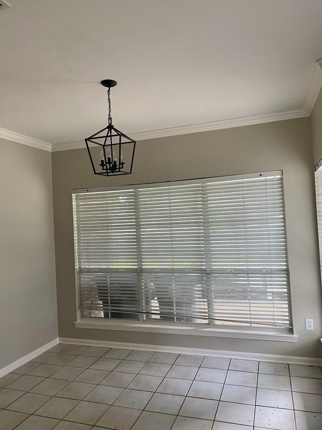 Building Photo - Beautiful 3/2 Home in Lake Azalea Subdivis...