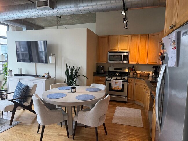 Foto del edificio - 900 N Kingsbury St