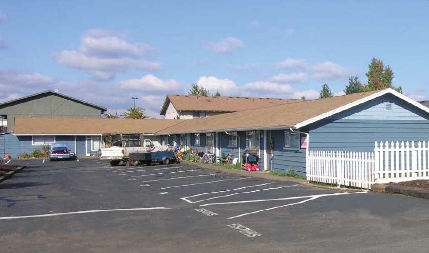Primary Photo - 900 NE 86th St