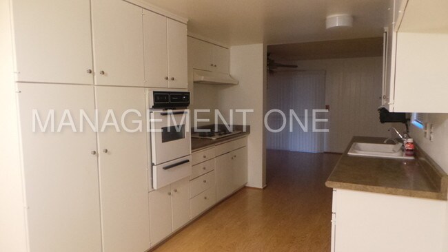 Foto del edificio - 2182 Garretson Cir