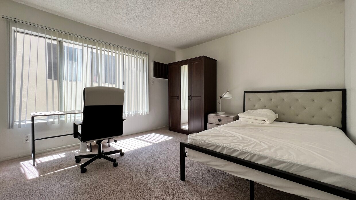 Foto principal - 1726 Midvale Ave