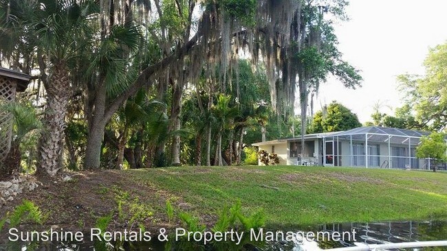 Building Photo - 2454 N Westwood Dr