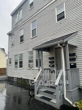Building Photo - 9 Cedar St
