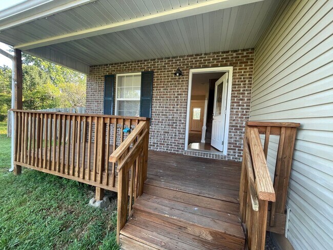 Foto del edificio - Spacious 3 bedroom, 2.5 bathroom Duplex