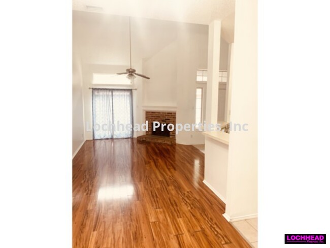 Foto del edificio - 4215 Scarsdale Ln