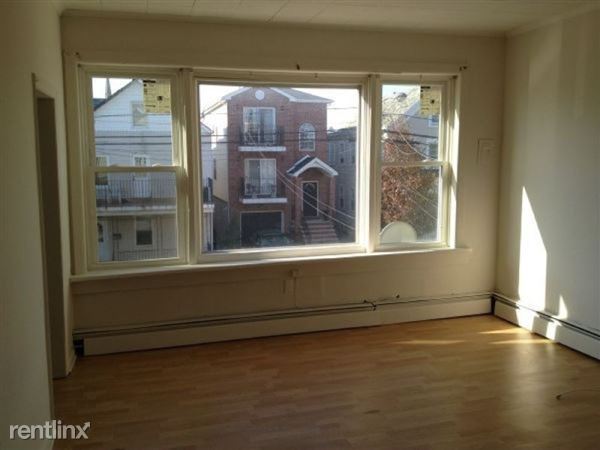 Building Photo - 211 Clark Pl