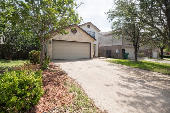 Building Photo - Refreshing 3 Bedroom, 2.5 Bath, 2-Story Home in Cedar Park