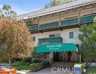 Primary Photo - 5460 White Oak Ave