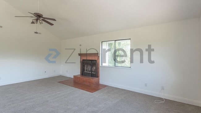 Foto del edificio - 196 Browns Valley Rd